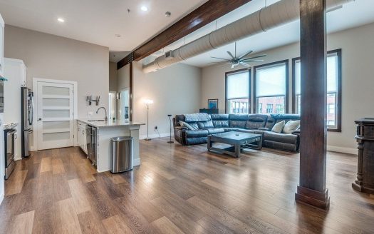Condo for Sale in Dallas, TX 75204 – 2 Bedrooms, 2 Baths – $429000