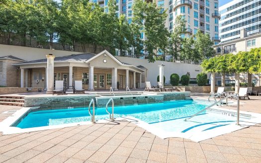 Condo for Sale in Dallas, TX 75219 – 1 Bedroom, 1 Bath – $300000