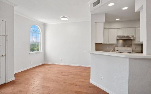 Condo for Sale in Dallas, TX 75248 – 1 Bedroom, 2 Baths – $169900