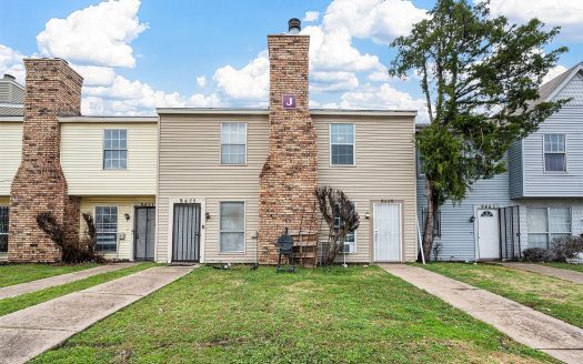 Townhouse for Sale in Dallas, TX 75227 – 1 Bedroom, 2 Baths – $95000