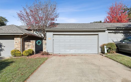 Townhouse for Sale in Dallas, TX 75238 – 2 Bedrooms, 2 Baths – $299900