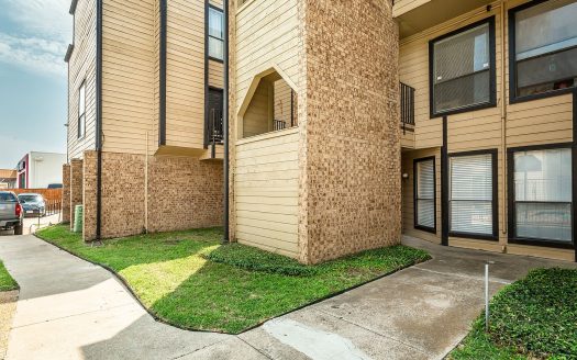 Condo for Sale in Dallas, TX 75234 – 1 Bedroom, 1 Bath – $89900