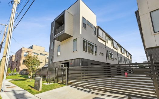 Condo for Sale in Dallas, TX 75219 – 2 Bedrooms, 3 Baths – $484500