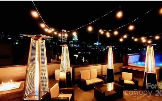 Condo for Sale in Charlotte, NC 28202 – 3 Bedrooms, 4 Baths – $825000