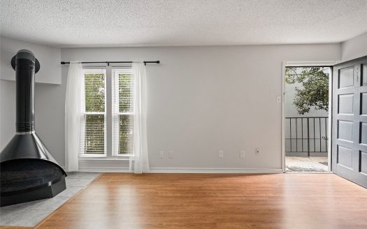 Condo for Sale in Dallas, TX 75219 – 2 Bedrooms, 2 Baths – $240000
