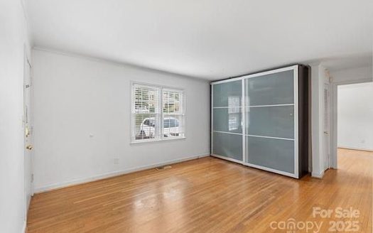 Condo for Sale in Charlotte, NC 28211 – 2 Bedroom, 1 Bath – $189500