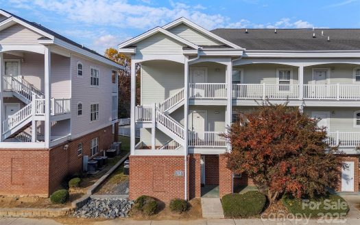 Condo for Sale in Charlotte, NC 28213 – 2 Bedrooms, 2 Baths – $165000