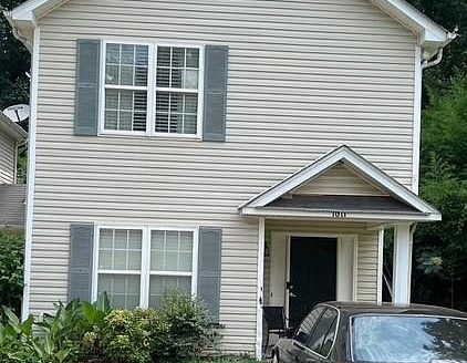 Condo for Sale in Charlotte, NC 28208 – 3 Bedrooms, 3 Baths – $230000