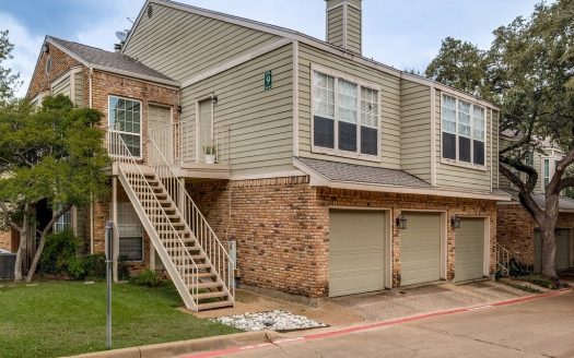 Condo for Sale in Dallas, TX 75214 – 2 Bedroom, 1 Bath – $235000