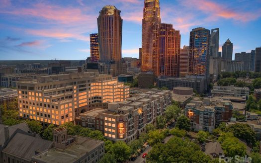 Condo for Sale in Charlotte, NC 28202 – 3 Bedrooms, 3 Baths – $1100000