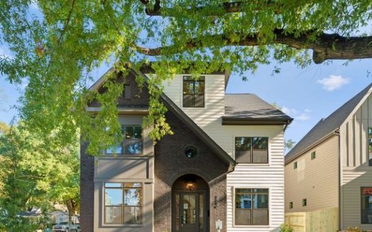 Single Family Home for Sale in Charlotte, NC 28205 – 6 Bedrooms, 4 Baths – $773196