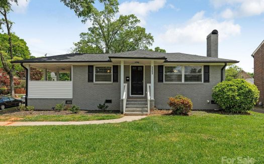 Multi Family Home for Sale in Charlotte, NC 28207 – 5 Bedrooms, 2 Baths – $949900