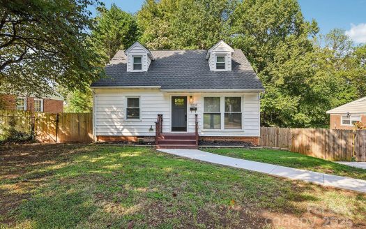 Single Family Home for Sale in Charlotte, NC 28205 – 4 Bedrooms, 2 Baths – $489600
