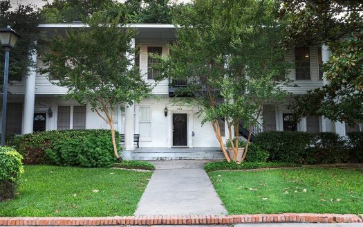 Condo for Sale in Dallas, TX 75219 – 1 Bedroom, 2 Baths – $206000