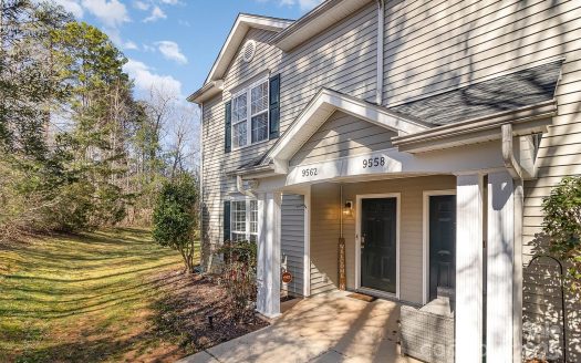Condo for Sale in Charlotte, NC 28215 – 2 Bedrooms, 3 Baths – $200000