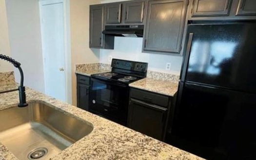 Condo for Sale in Charlotte, NC 28213 – 3 Bedrooms, 2 Baths – $199000