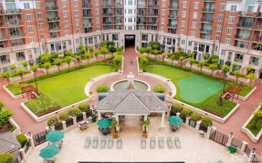 Condo for Sale in Charlotte, NC 28202 – 1 Bedroom, 1 Bath – $275000