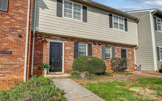 Condo for Sale in Charlotte, NC 28210 – 2 Bedrooms, 2 Baths – $235000