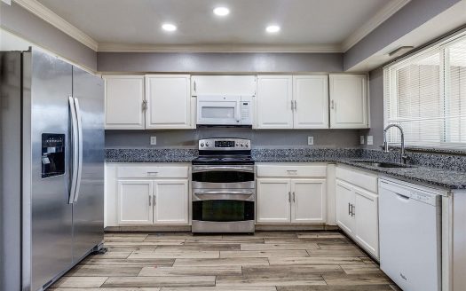 Townhouse for Sale in Dallas, TX 75243 – 3 Bedrooms, 3 Baths – $238000