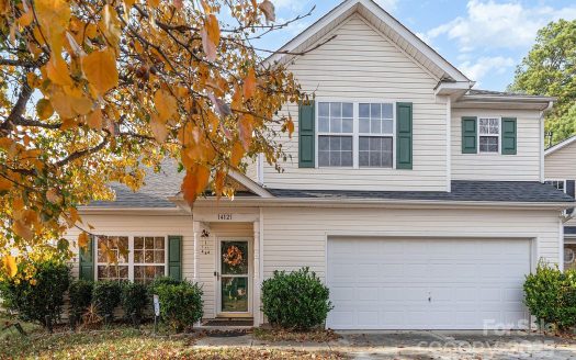 Single Family Home for Sale in Charlotte, NC 28269 – 4 Bedrooms, 3 Baths – $385000
