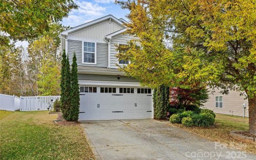 Single Family Home for Sale in Charlotte, NC 28227 – 3 Bedrooms, 3 Baths – $360000