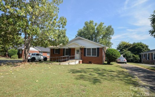 Multi Family Home for Sale in Charlotte, NC 28210 – 4 Bedrooms, 2 Baths – $499000