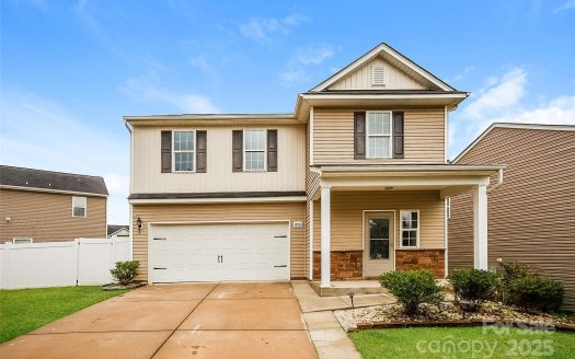 Single Family Home for Sale in Charlotte, NC 28215 – 4 Bedrooms, 3 Baths – $329900