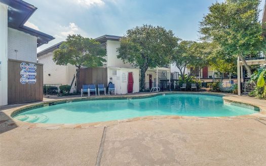 Condo for Sale in Dallas, TX 75219 – 1 Bedroom, 1 Bath – $110000