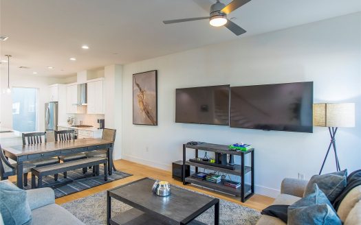 Condo for Sale in Dallas, TX 75206 – 2 Bedrooms, 3 Baths – $528500
