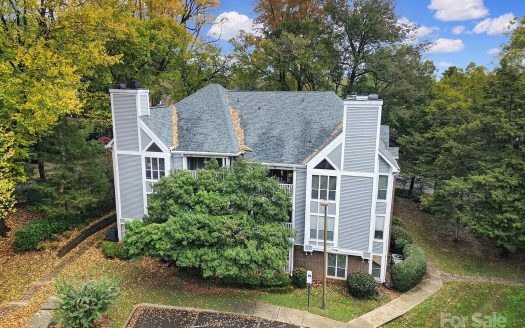 Condo for Sale in Charlotte, NC 28207 – 2 Bedrooms, 2 Baths – $300000