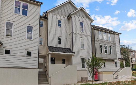 Condo for Sale in Charlotte, NC 28202 – 2 Bedrooms, 3 Baths – $475000