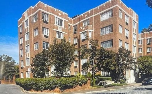 Condo for Sale in Charlotte, NC 28202 – 2 Bedroom, 1 Bath – $450000