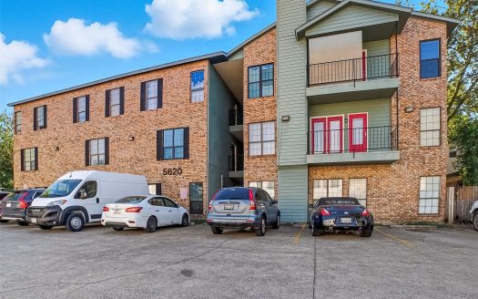 Condo for Sale in Dallas, TX 75206 – 1 Bedroom, 1 Bath – $195000