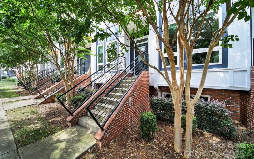 Townhouse for Sale in Charlotte, NC 28203 – 2 Bedrooms, 3 Baths – $557000