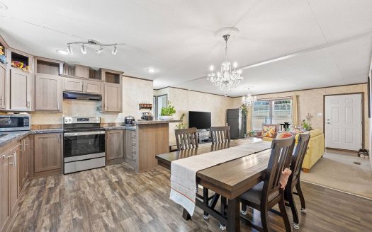 Manufactured for Sale in Euless, TX 76040 – 3 Bedrooms, 2 Baths – $138000