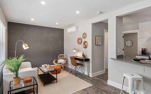 Condo for Sale in Charlotte, NC 28205 – 1 Bedroom, 1 Bath – $159000