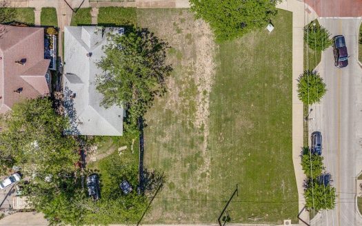 Lot for Sale in Dallas, TX 75208 – 1 Bedroom, 1 Bath – $549900