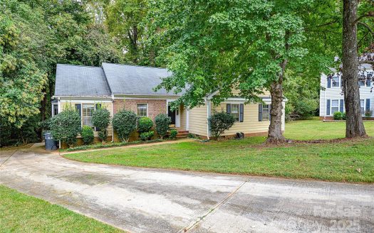 Single Family Home for Sale in Charlotte, NC 28262 – 4 Bedrooms, 3 Baths – $285000