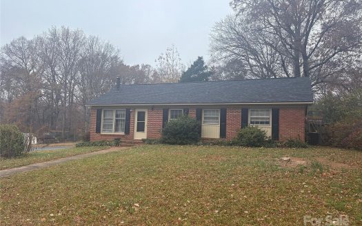 Single Family Home for Sale in Charlotte, NC 28215 – 3 Bedrooms, 2 Baths – $299000