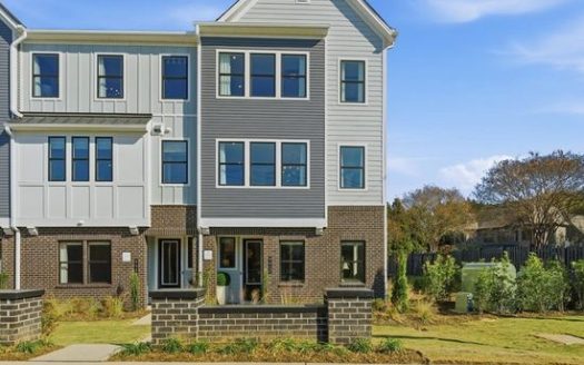 Townhouse for Sale in Charlotte, NC 28277 – 4 Bedrooms, 4 Baths – $714769