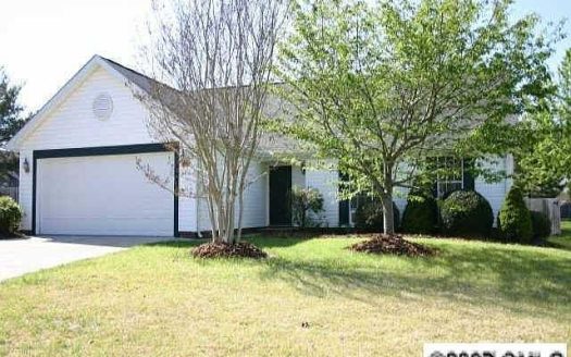 Single Family Home for Sale in Charlotte, NC 28269 – 3 Bedrooms, 2 Baths – $320000
