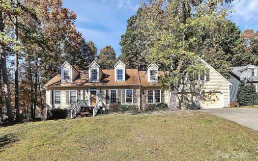 Single Family Home for Sale in Charlotte, NC 28226 – 6 Bedrooms, 3 Baths – $750000