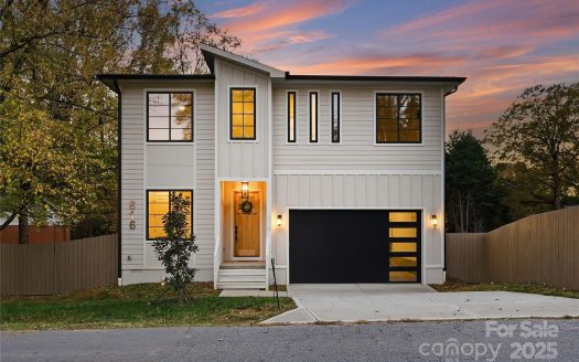 Single Family Home for Sale in Charlotte, NC 28208 – 4 Bedrooms, 4 Baths – $684000