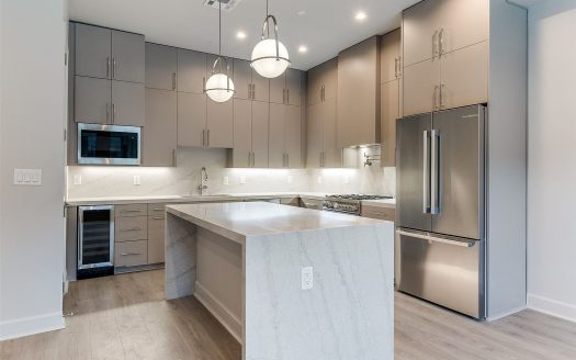 Condo for Sale in Dallas, TX 75215 – 1 Bedroom, 2 Baths – $443100
