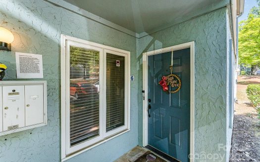 Condo for Sale in Charlotte, NC 28210 – 1 Bedroom, 1 Bath – $122500