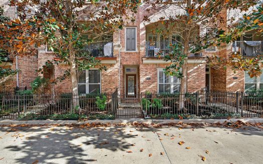 Townhouse for Sale in Dallas, TX 75219 – 2 Bedrooms, 3 Baths – $610000