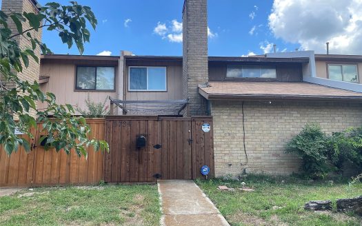 Townhouse for Sale in Dallas, TX 75230 – 2 Bedrooms, 3 Baths – $295000