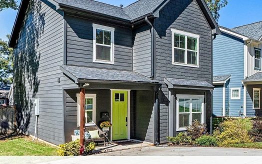 Single Family Home for Sale in Charlotte, NC 28208 – 3 Bedrooms, 3 Baths – $689000