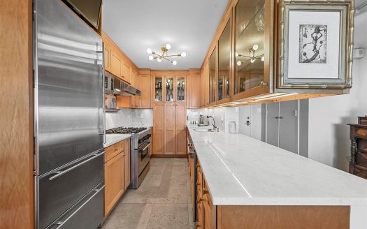 Condo for Sale in Dallas, TX 75219 – 2 Bedrooms, 2 Baths – $399000