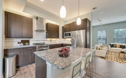 Townhouse for Sale in Dallas, TX 75204 – 2 Bedrooms, 3 Baths – $475000